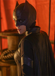 Warner Bros. ответила на обвинения бывшей Бэтвумен