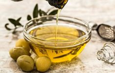 Почему оливковое масло нужно ежедневно пить ложками