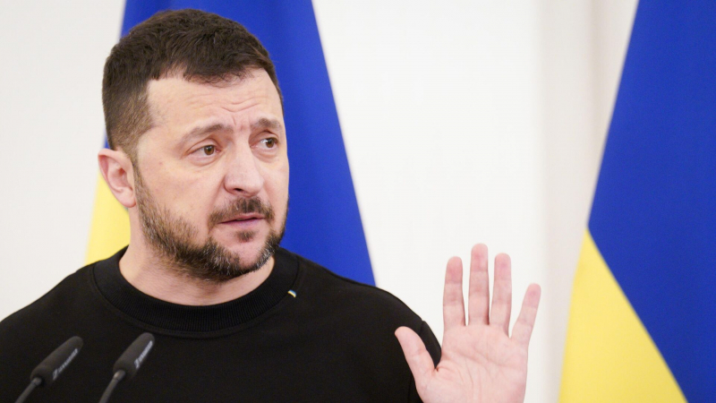 Депутат сравнил Зеленского на картинке с горящим Кремлем с вурдалаком