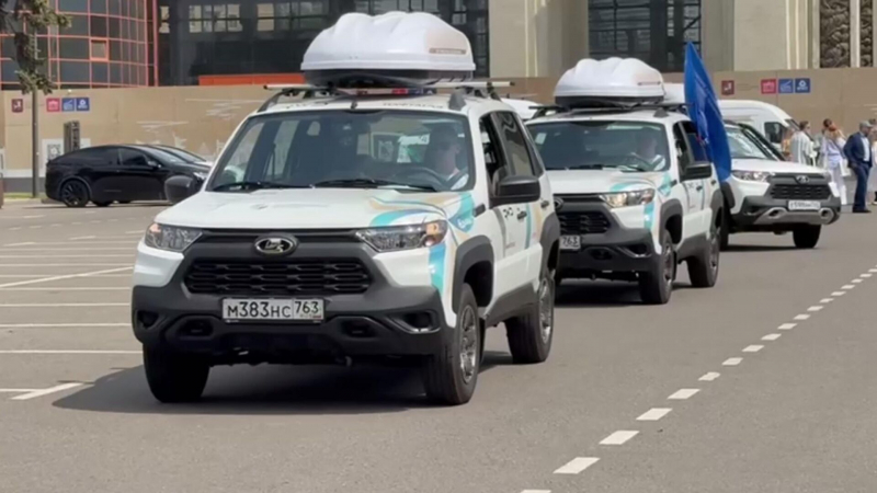 Автоэкспедиция "Путешествие в сердце Евразии" начала поездку по Казахстану