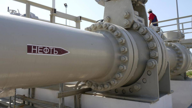 Казахстан не приостанавливал отгрузку нефти через морские порты России - Минэнерго