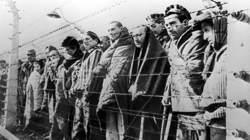 Британские самолеты 80 лет назад расстреляли советских пленных