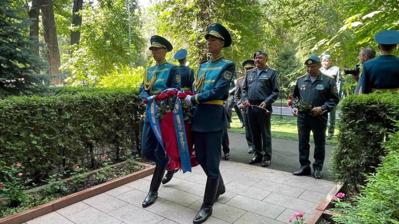 В Алматы отметили 101-летие первого министра обороны Казахстана Сагадата Нурмагамбетова